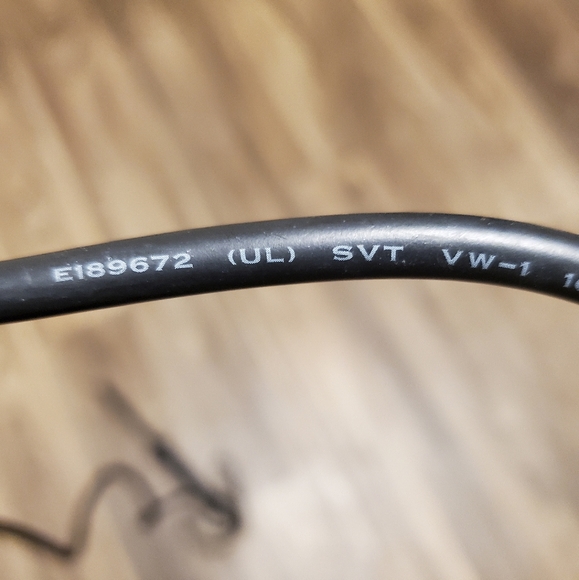 Enzo Milano clipless Curling Iron Wand. - Picture 10 of 13